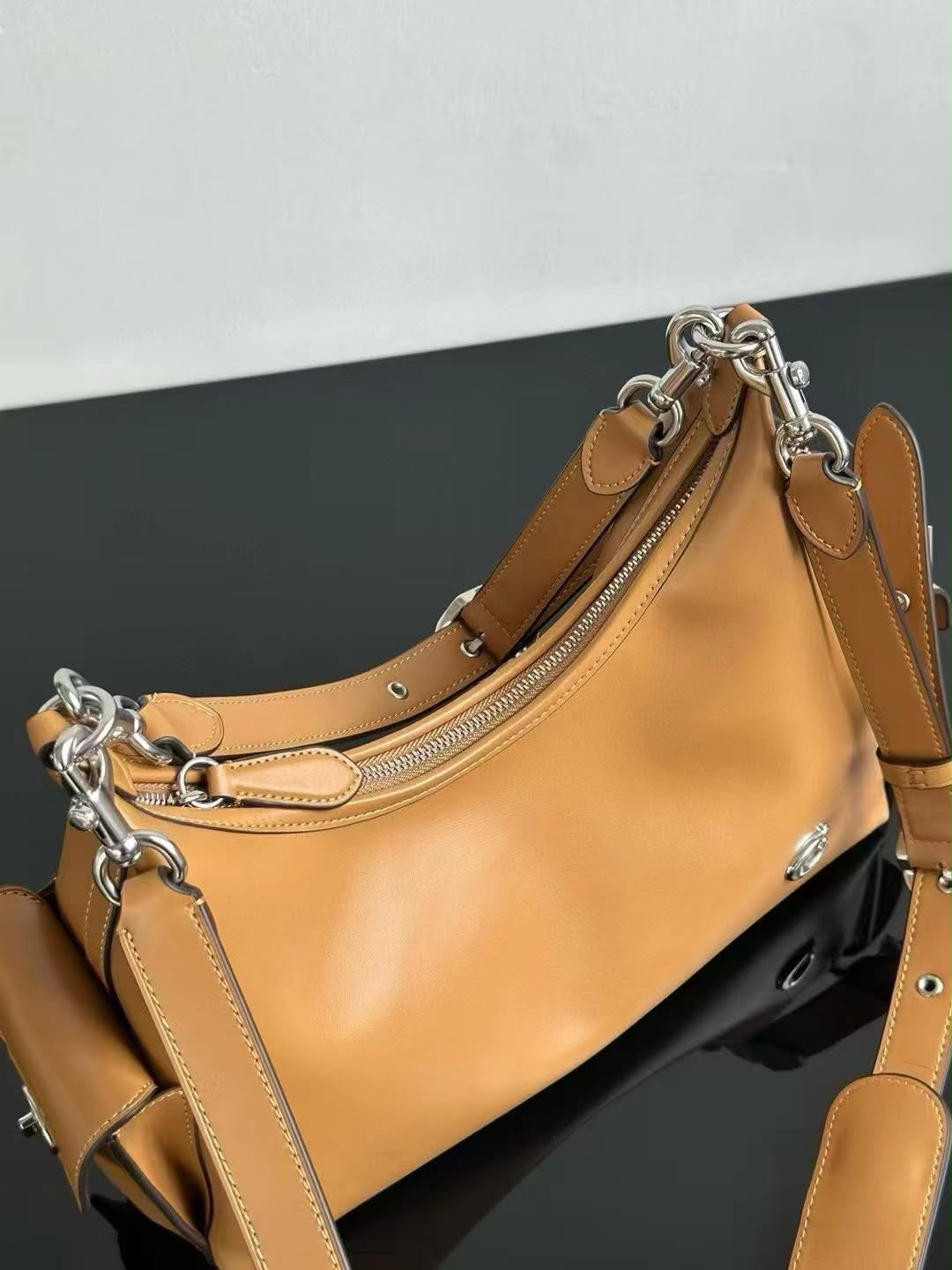 Coach Pocket Juliet Bag 30