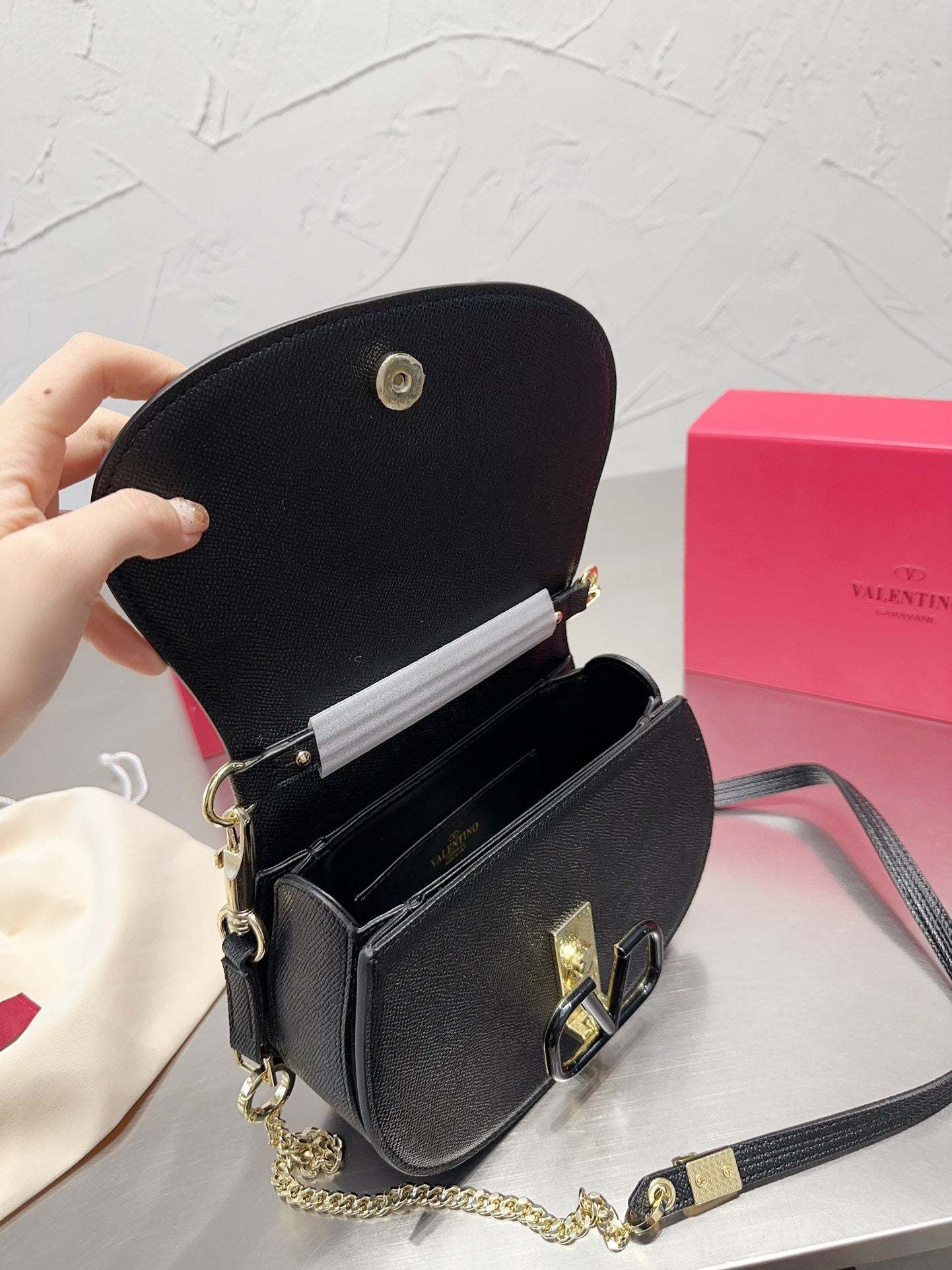 Valentino Gravani leather bag with brandbox