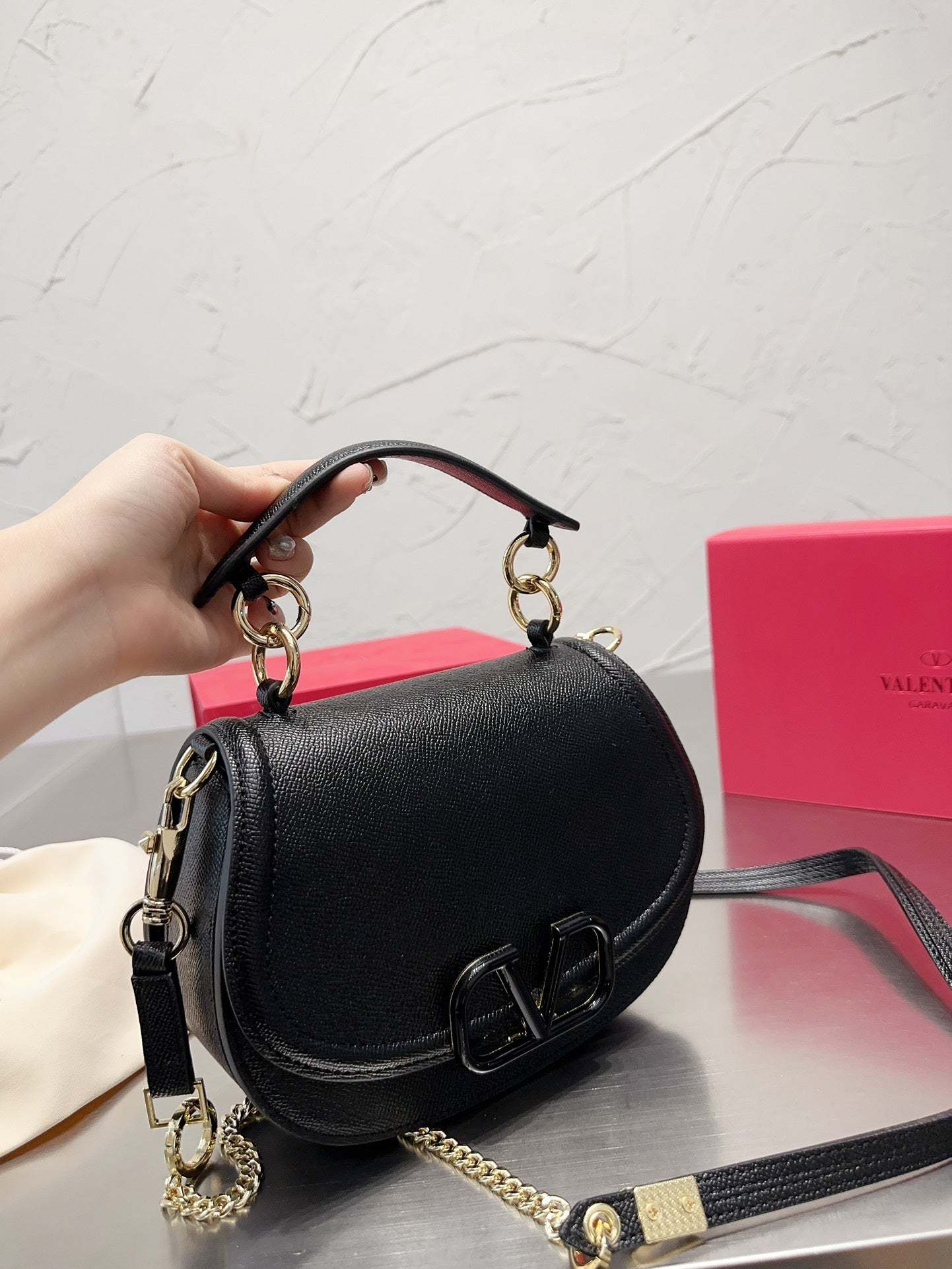 Valentino Gravani leather bag with brandbox