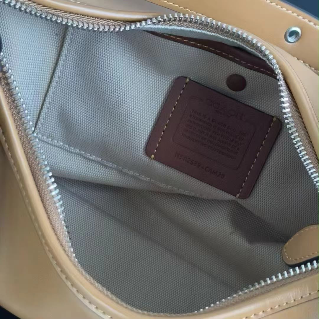 Coach Pocket Juliet Bag 30