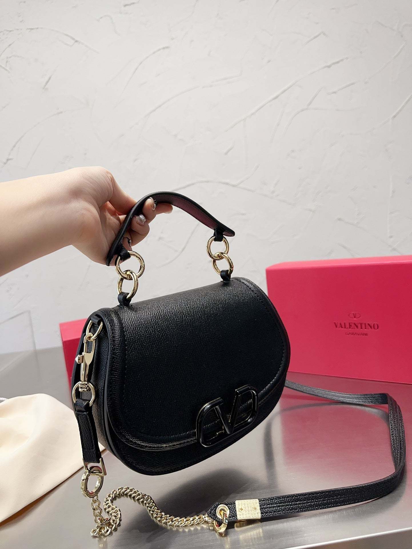 Valentino Gravani leather bag with brandbox