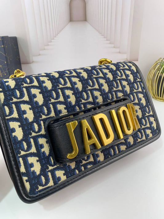 Jdior bag with brand box
