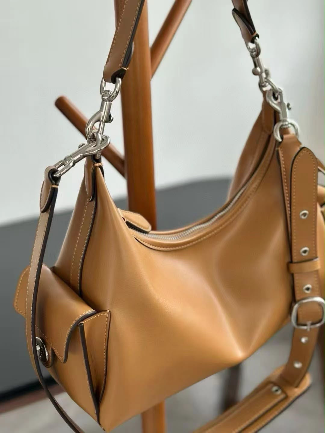 Coach Pocket Juliet Bag 30