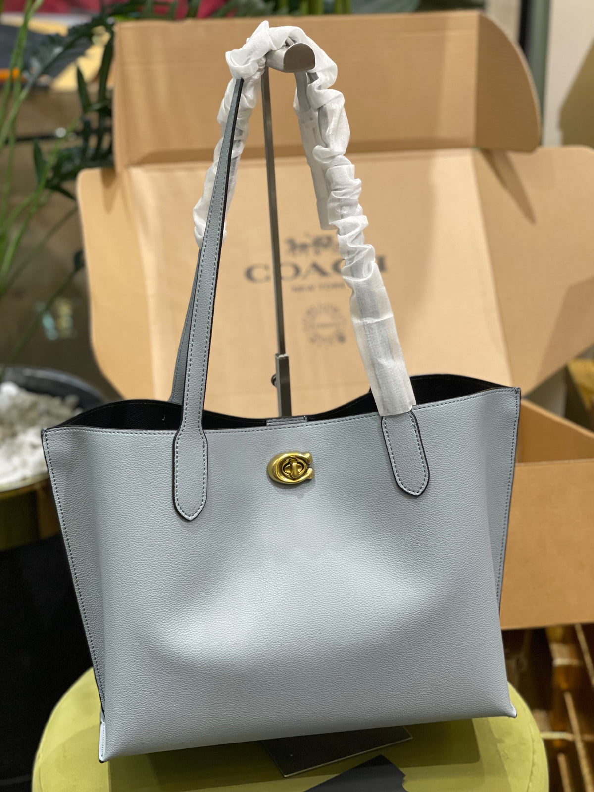 Coach Willow Tote 24 with Box
