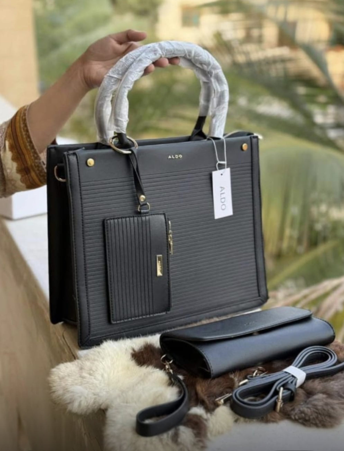 Aldo bag with pouch