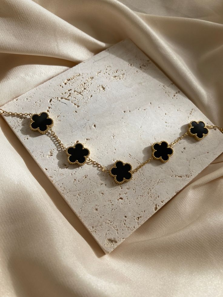 Black Cover Bracelete