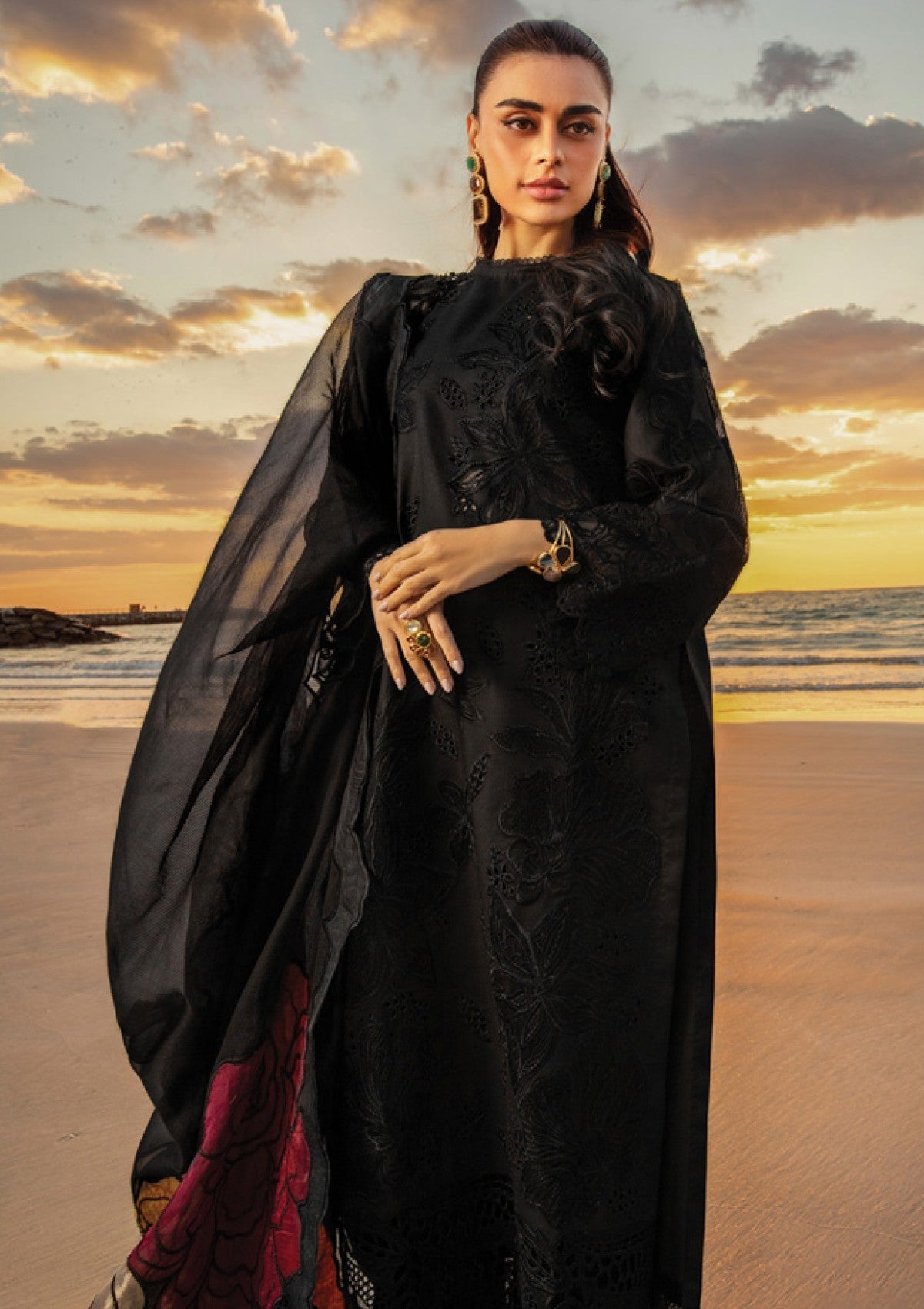 Rang Rasiya Embroidered  Chickenkari Lawn- ZÉVA