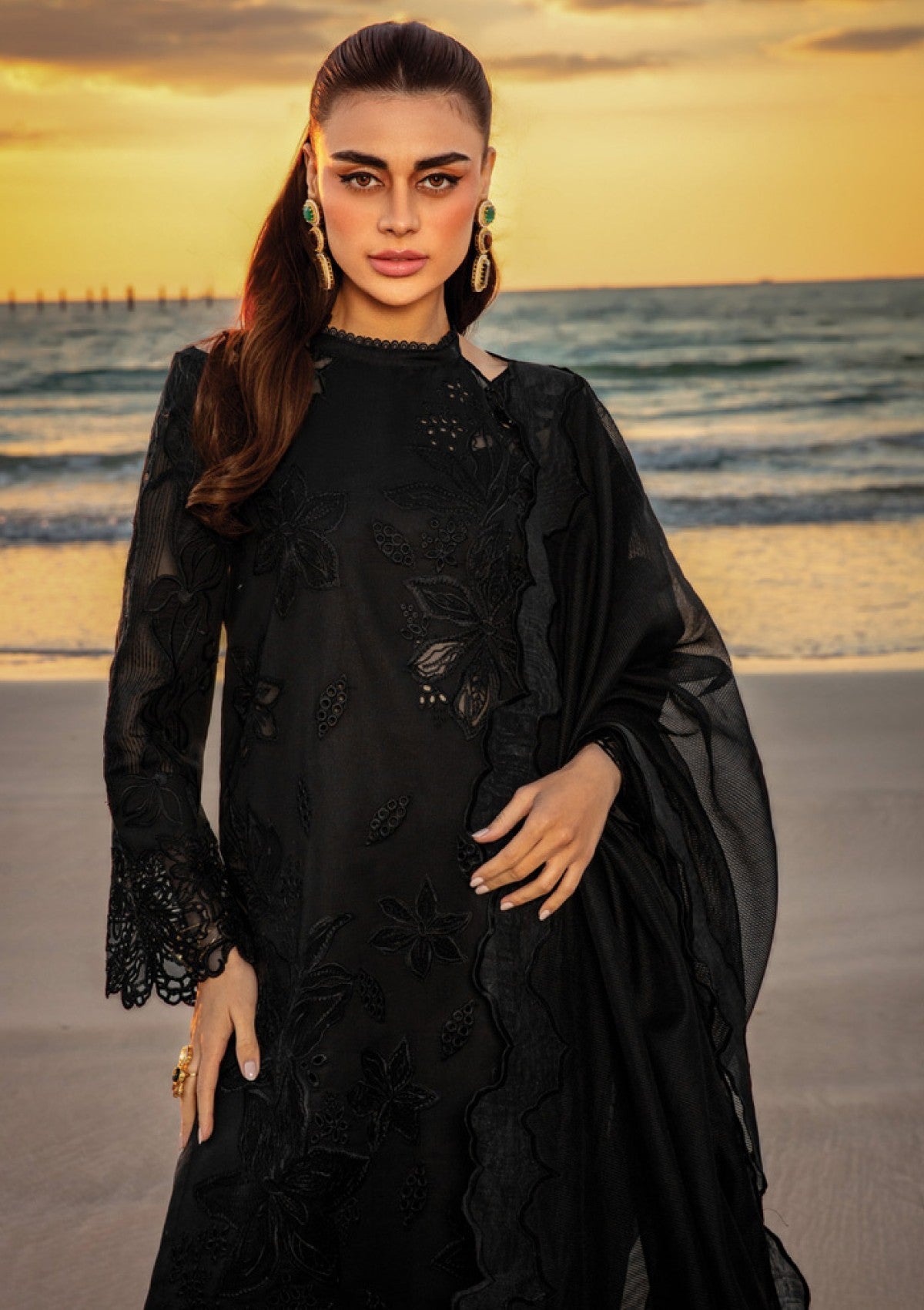 Rang Rasiya Embroidered  Chickenkari Lawn- ZÉVA
