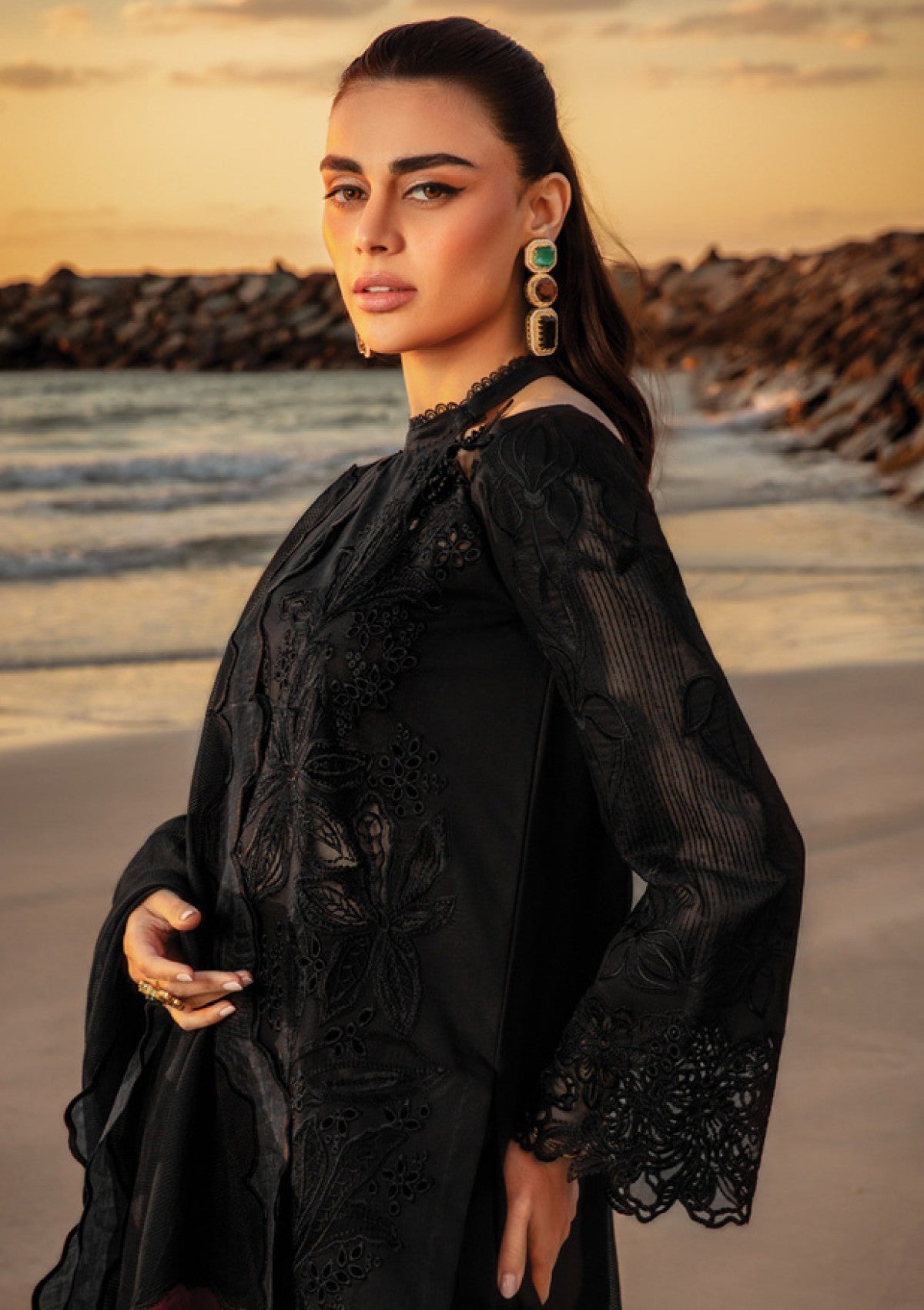 Rang Rasiya Embroidered  Chickenkari Lawn- ZÉVA