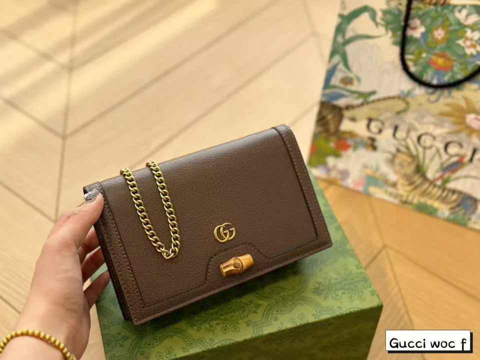 GUCCI Diana with Brand Box