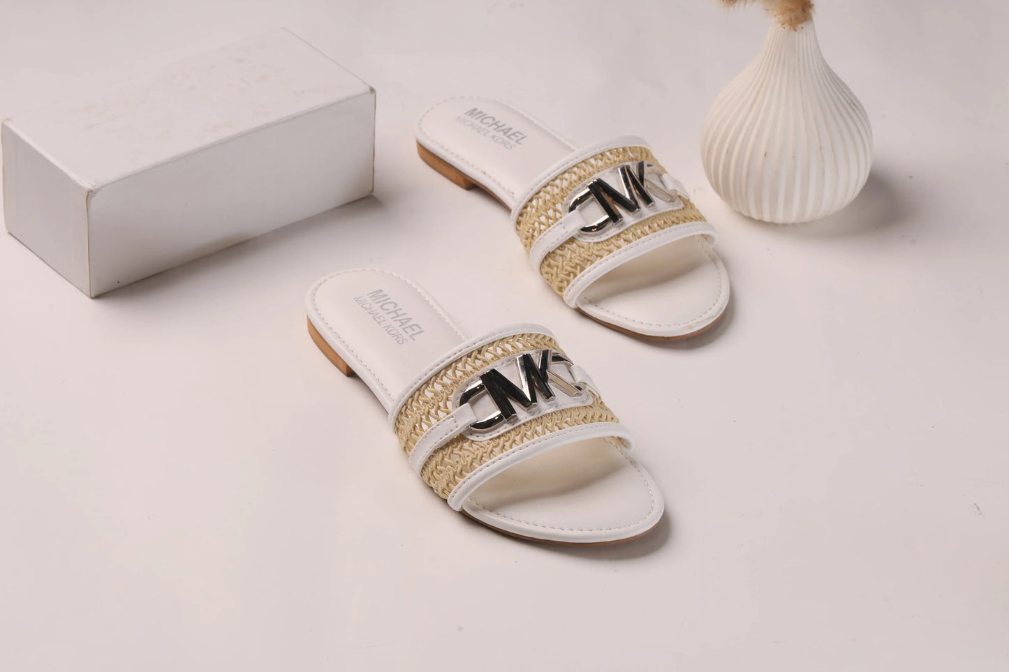 MK Casual Flat
