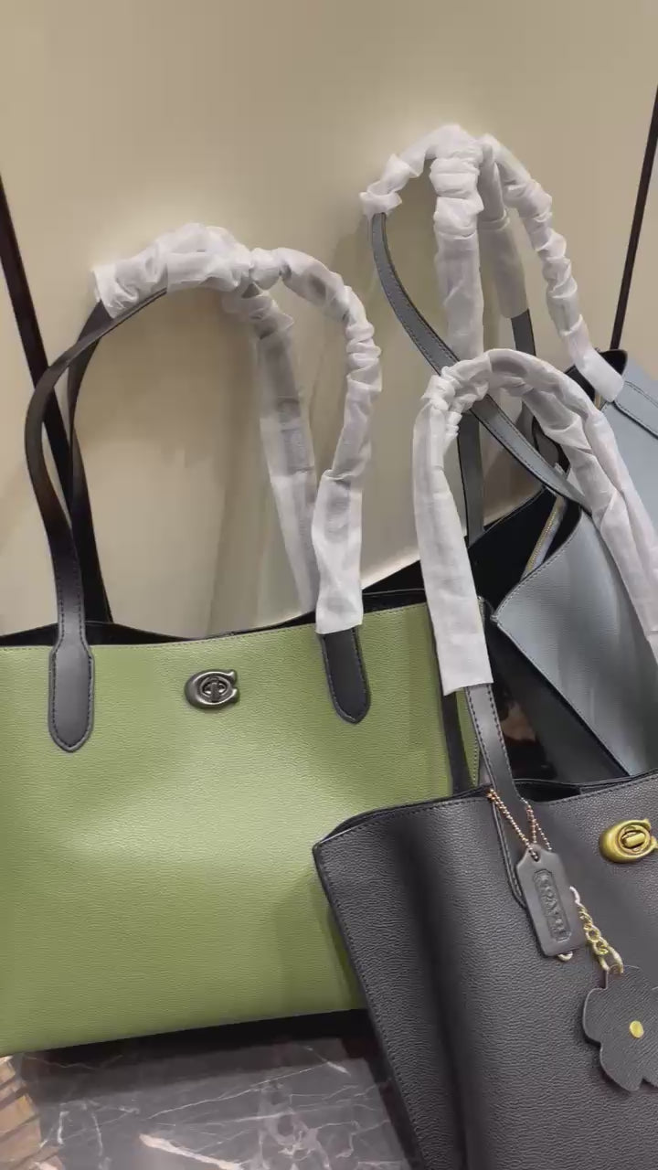 Coach Willow Tote 24 with Box